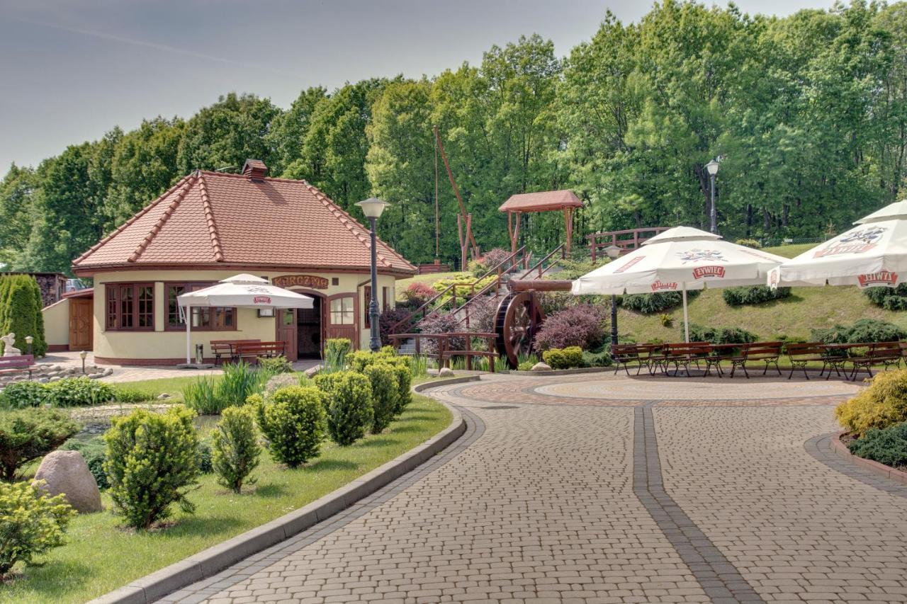 Zajazd Zlota Iglica Pogrzebien Extérieur photo