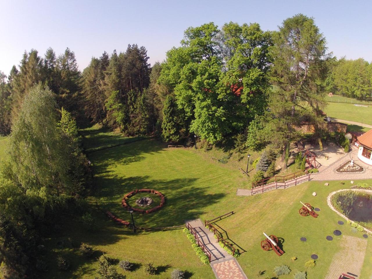 Zajazd Zlota Iglica Pogrzebien Extérieur photo